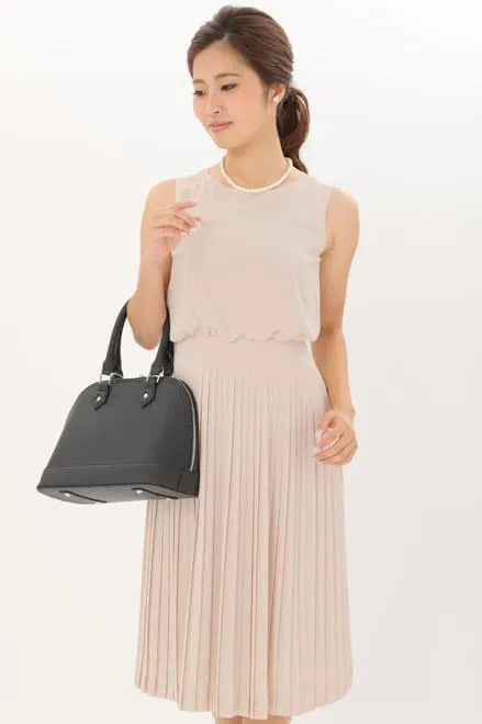 ピンクのプリーツミディ丈セレモニースーツセット