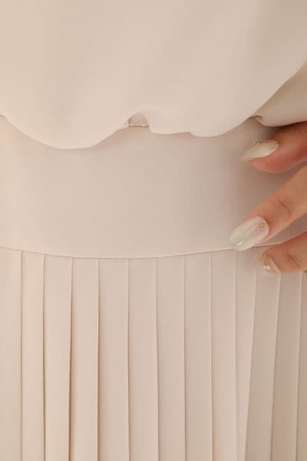 ピンクのプリーツミディ丈セレモニースーツセット