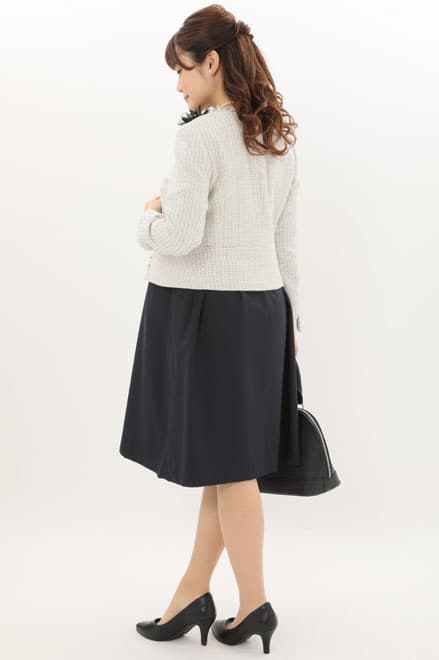 ネイビー×ホワイトの授乳口付きAラインセレモニースーツセット