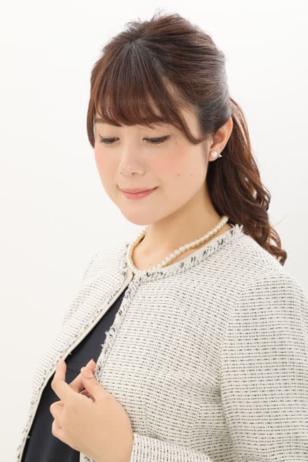 ネイビー×ホワイトの授乳口付きAラインセレモニースーツセット