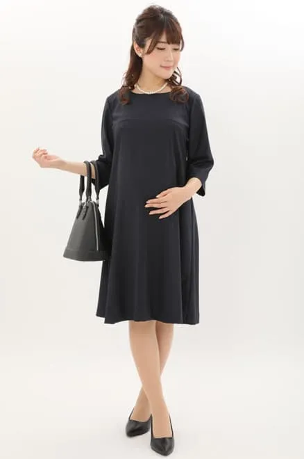 ネイビー×ホワイトの授乳口付きAラインセレモニースーツセット