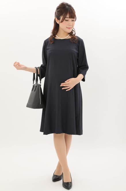 ネイビー×ホワイトの授乳口付きAラインセレモニースーツセット