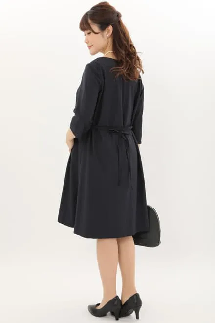 ネイビー×ホワイトの授乳口付きAラインセレモニースーツセット