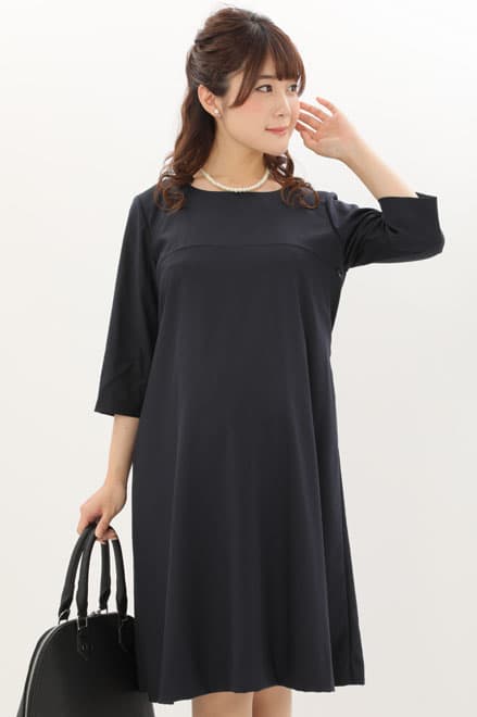 ネイビー×ホワイトの授乳口付きAラインセレモニースーツセット