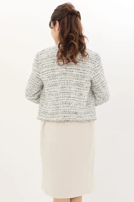 ホワイトグレーの授乳口付きセレモニースーツセット