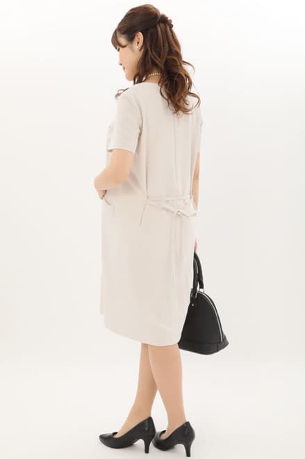 ホワイトグレーの授乳口付きセレモニースーツセット