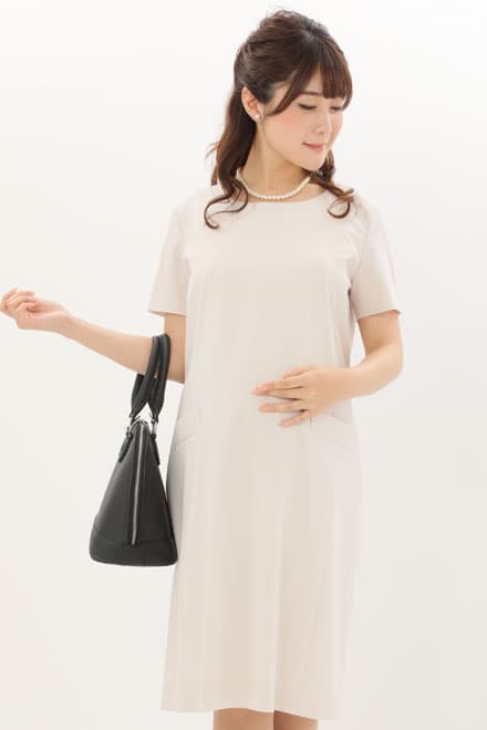 ホワイトグレーの授乳口付きセレモニースーツセット