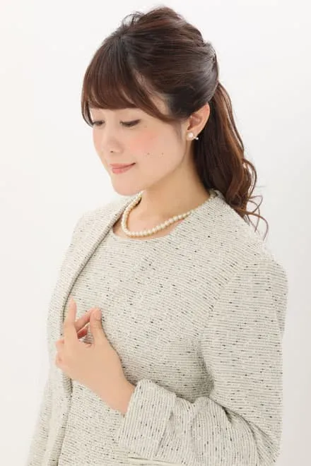 オフホワイトのツイードノーカラーセレモニースーツセット