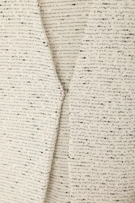 オフホワイトのツイードノーカラーセレモニースーツセット