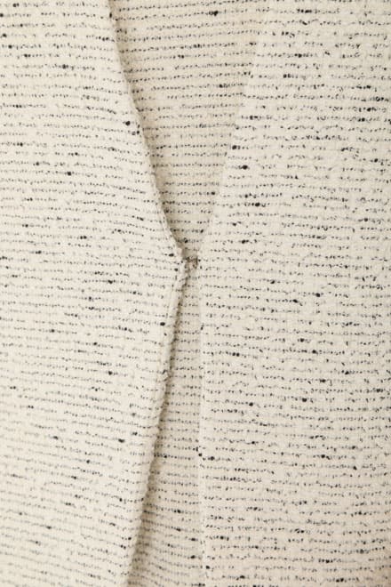 オフホワイトのツイードノーカラーセレモニースーツセット