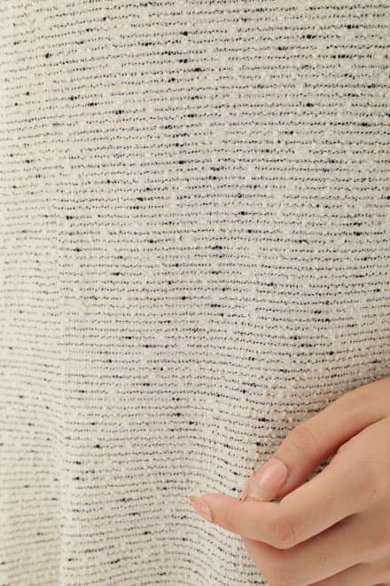 オフホワイトのツイードノーカラーセレモニースーツセット