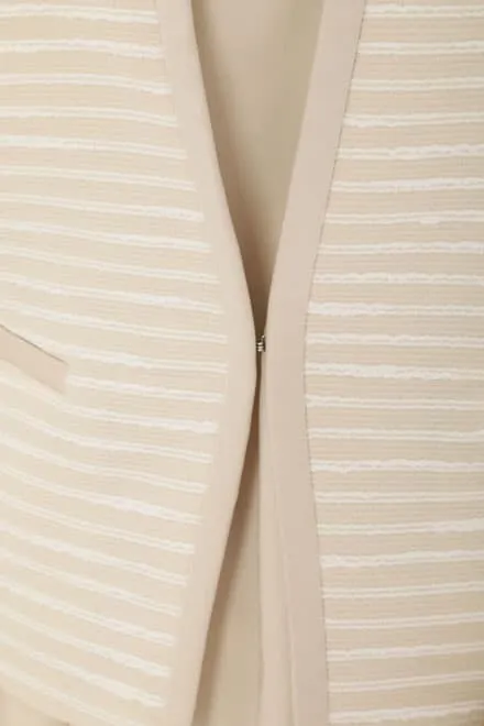 ライトベージュのタックフレアセレモニースーツセット