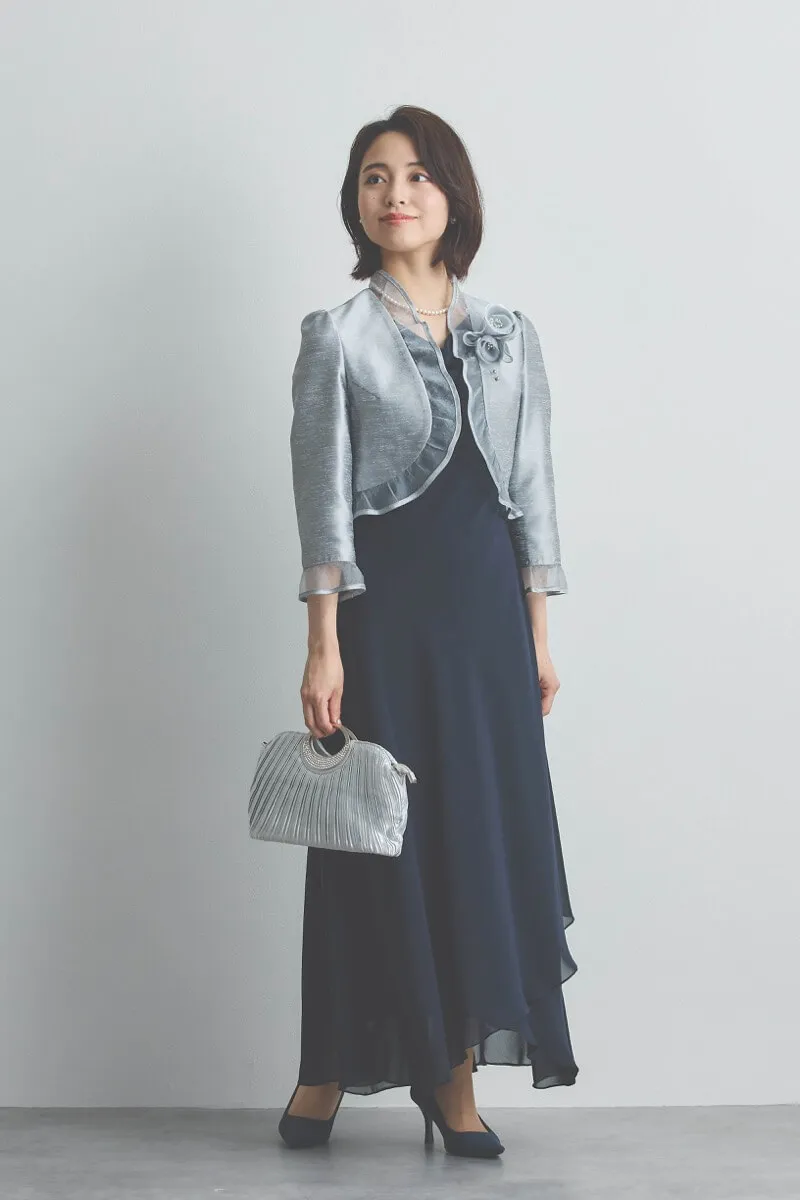 シルバーグレーのローズコサージュ