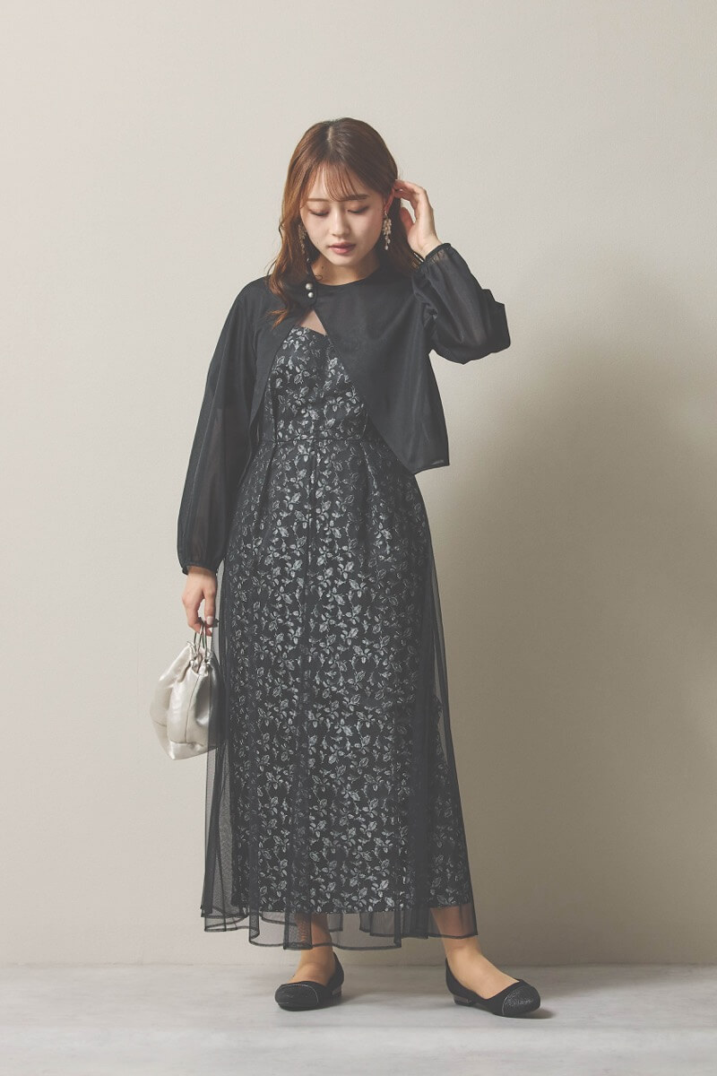 ブラックのアシメシアーボレロ