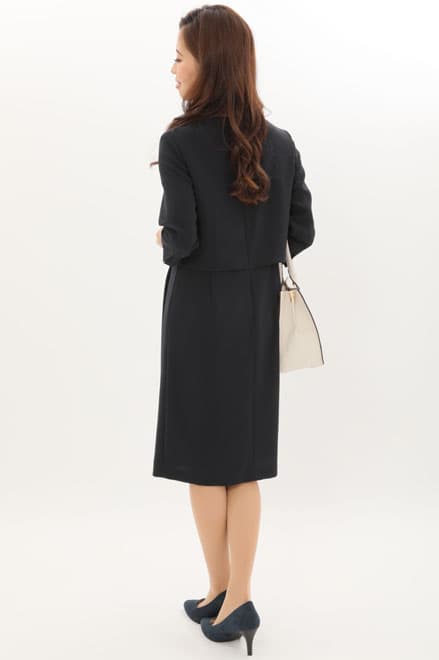 ブラックの七分袖インバーテッドタックセレモニースーツセット