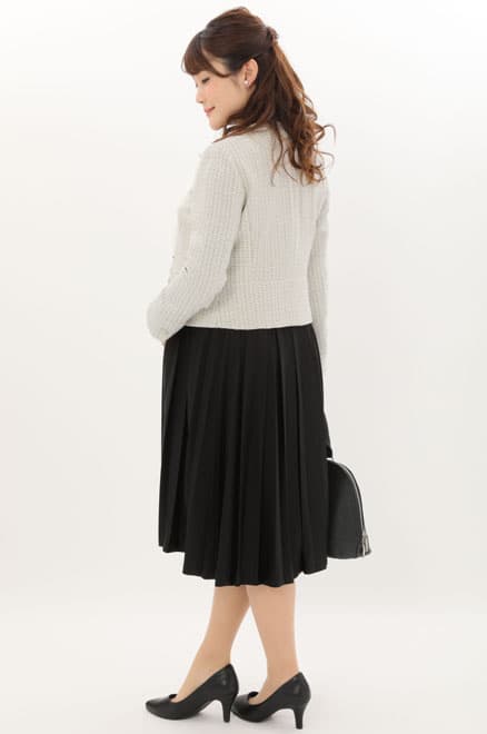 ブラックのプリーツワンピースフリンジジャケット付きセレモニースーツセット