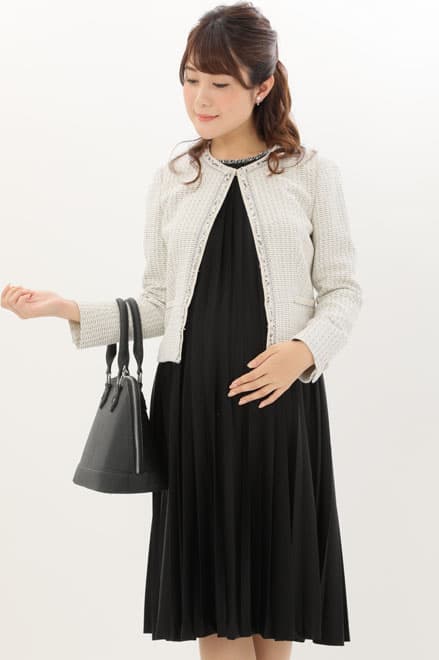 ブラックのプリーツワンピースフリンジジャケット付きセレモニースーツセット