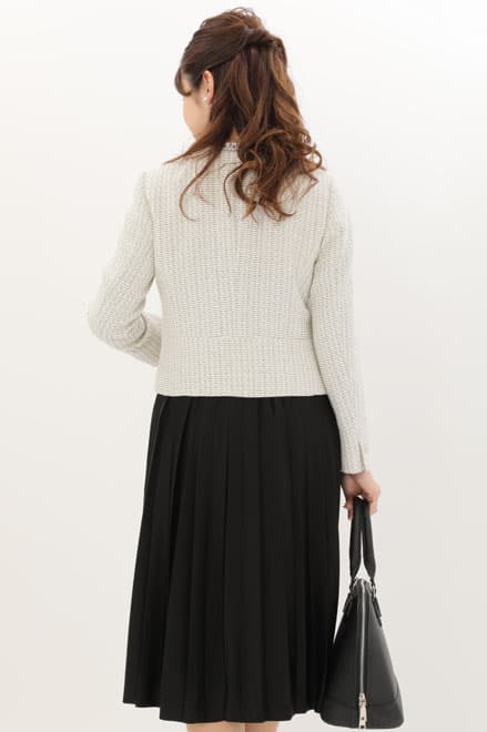 ブラックのプリーツワンピースフリンジジャケット付きセレモニースーツセット