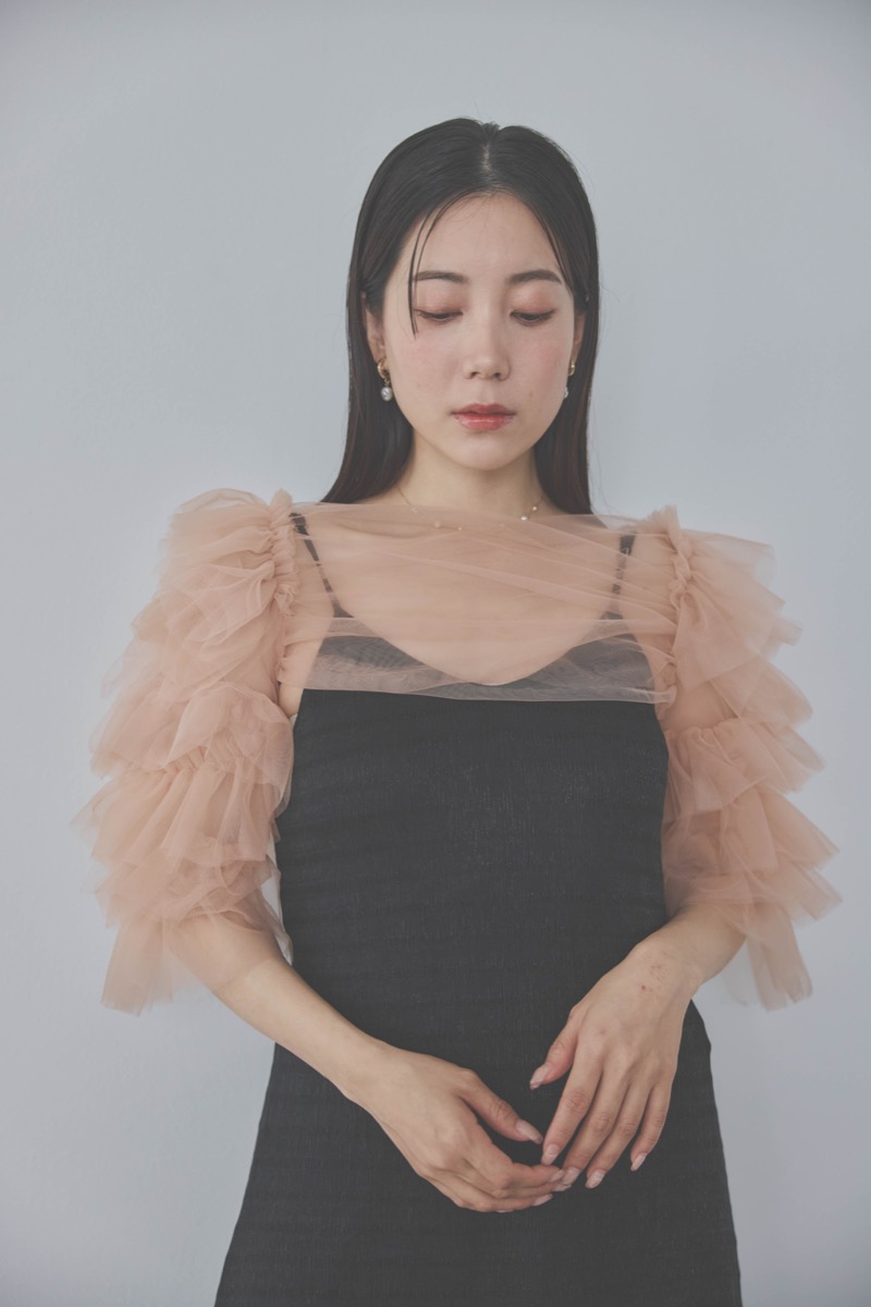 ブラックのティアードフリルボレロドレス