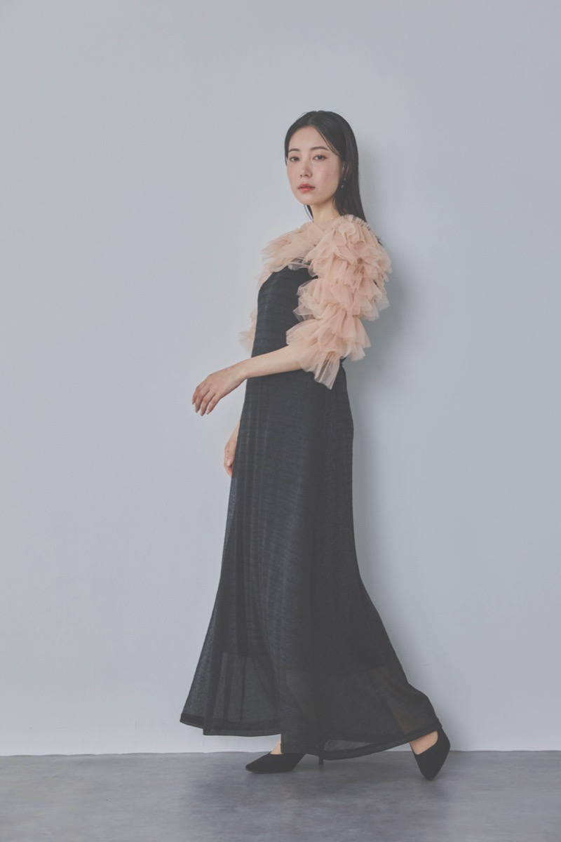 ブラックのティアードフリルボレロドレス