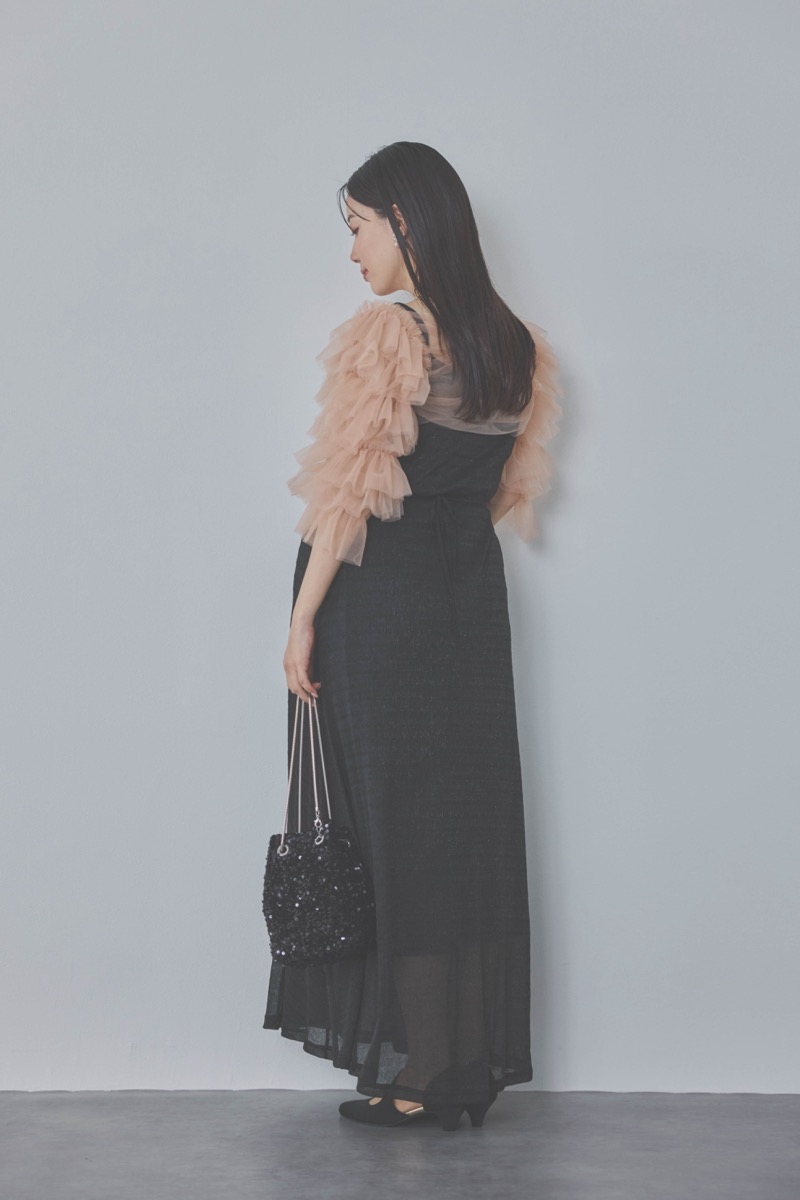 ブラックのティアードフリルボレロドレス