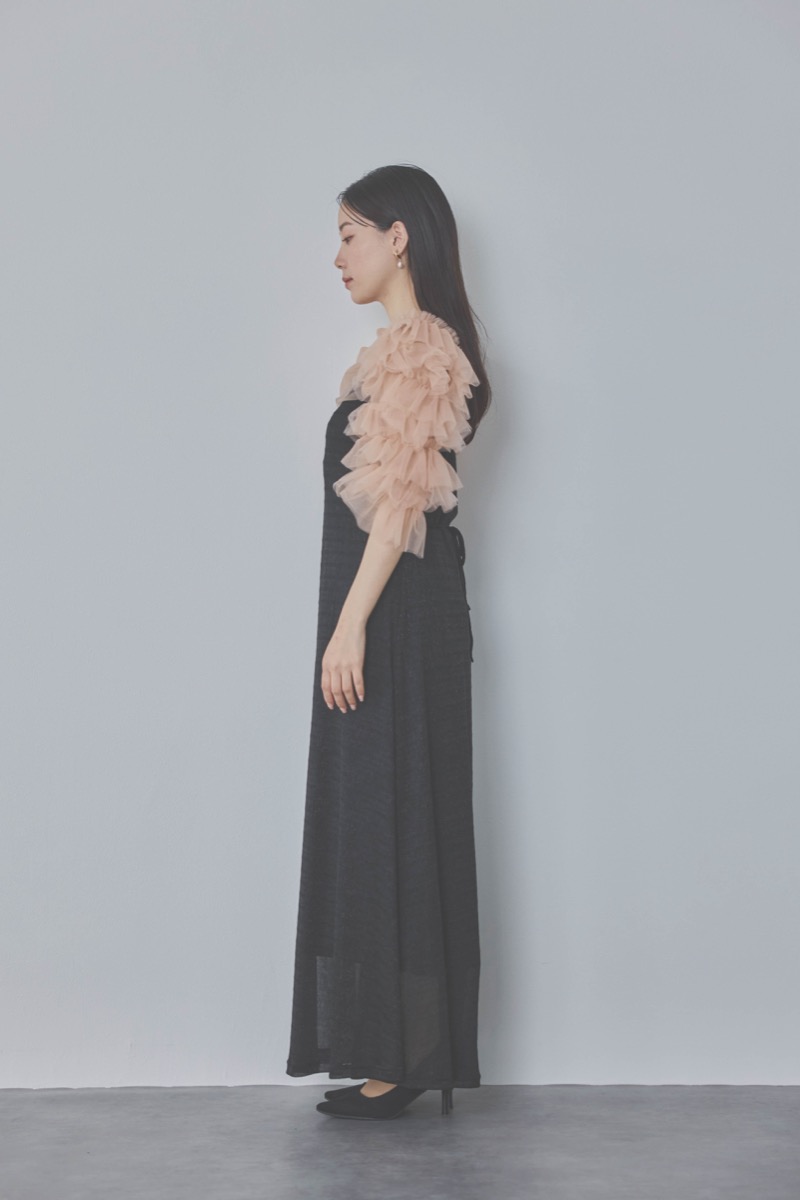 ブラックのティアードフリルボレロドレス