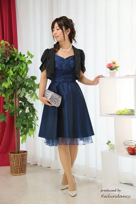 ブラックサテンのジャケット風ボレロ