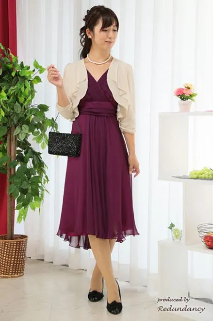 ベージュのシンプル七分袖ボレロ