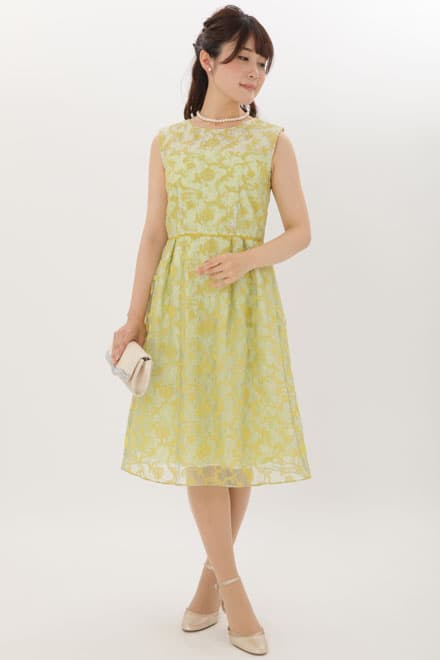 イエローのオーガンジー刺繍ドレス