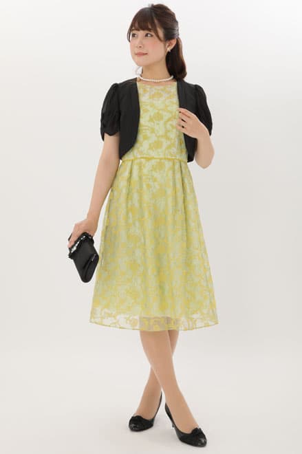 イエローのオーガンジー刺繍ドレス