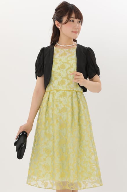 イエローのオーガンジー刺繍ドレス