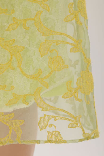 イエローのオーガンジー刺繍ドレス