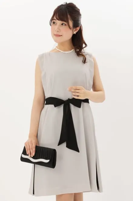 ライトグレー×ブラックのスリット切替ドレス