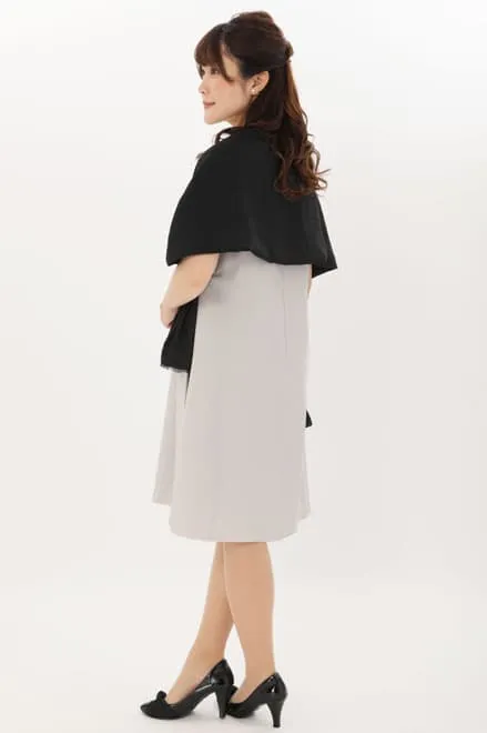 ライトグレー×ブラックのスリット切替ドレス