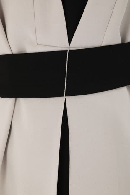 ライトグレー×ブラックのスリット切替ドレス