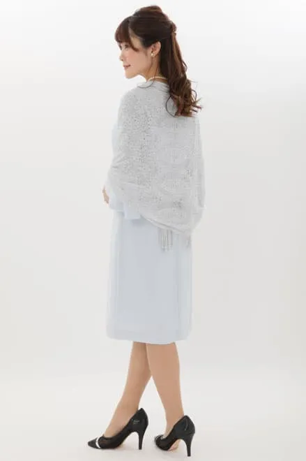 ブルーのベルスリーブIラインドレス