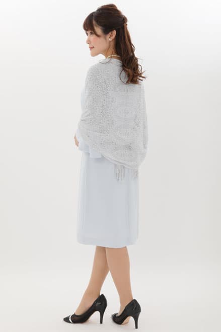 ブルーのベルスリーブIラインドレス