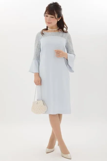 ブルーのベルスリーブIラインドレス