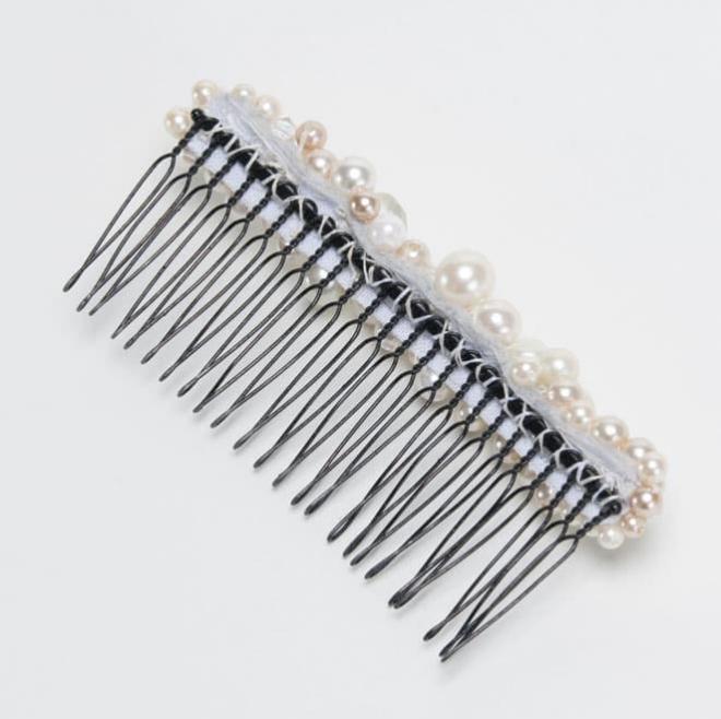 ホワイトパールとクリアビーズのコーム