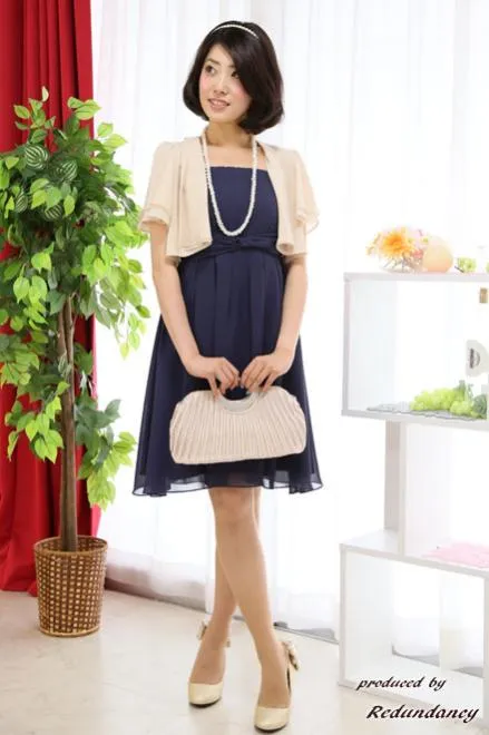 ベージュの後ろリボン半袖ボレロ