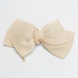 ベージュのダブルリボンパール付きバレッタ