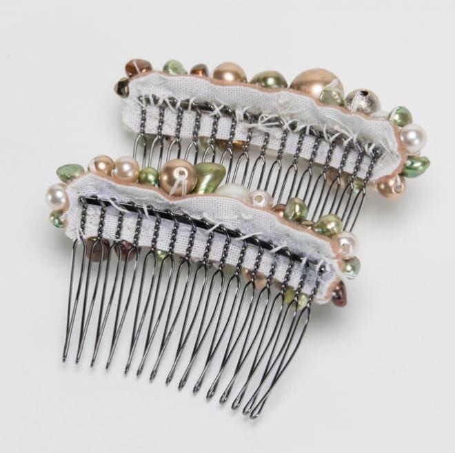 ゴールドとグリーンのパールコーム2個セット