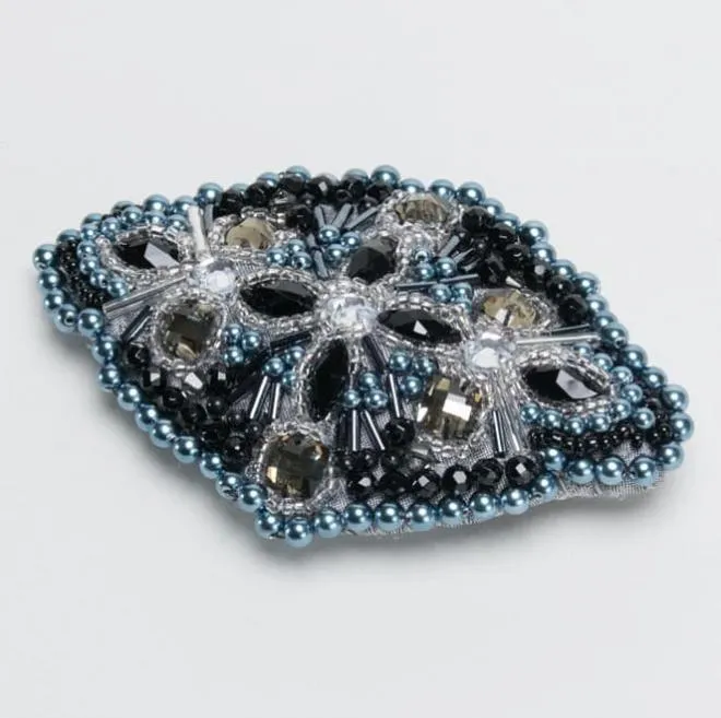 インディゴブルー×ブラックのビジューバレッタ