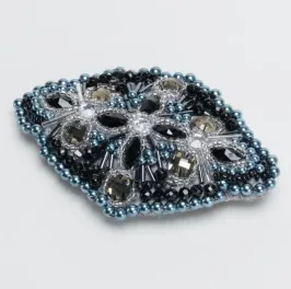 インディゴブルー×ブラックのビジューバレッタ