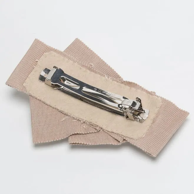 ベージュのデフォルメビジューバレッタ