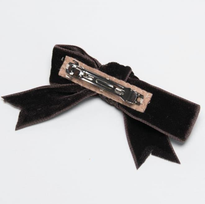 ダークブラウンのリボンバレッタ