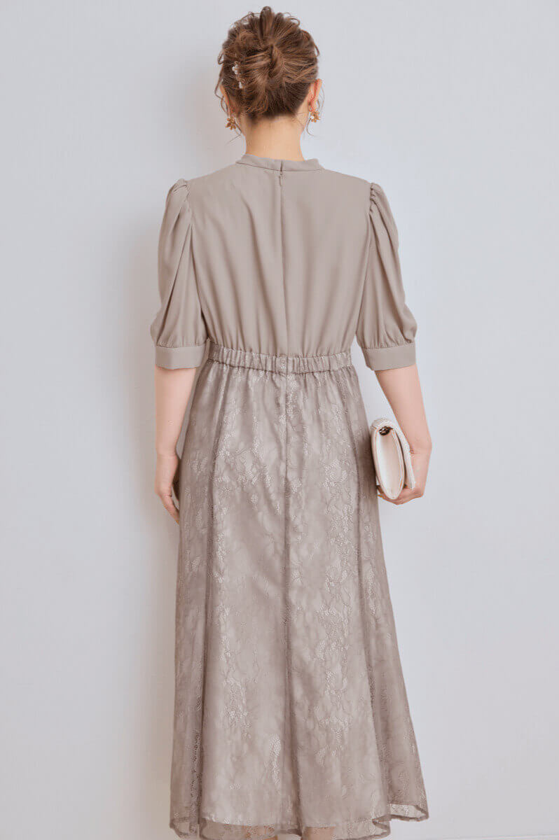 グレージュのプチハイネックマーメイドドレス