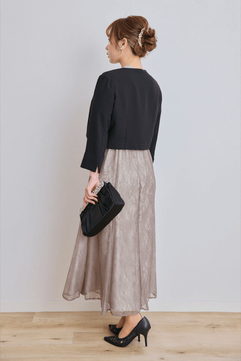 グレージュのプチハイネックマーメイドドレス