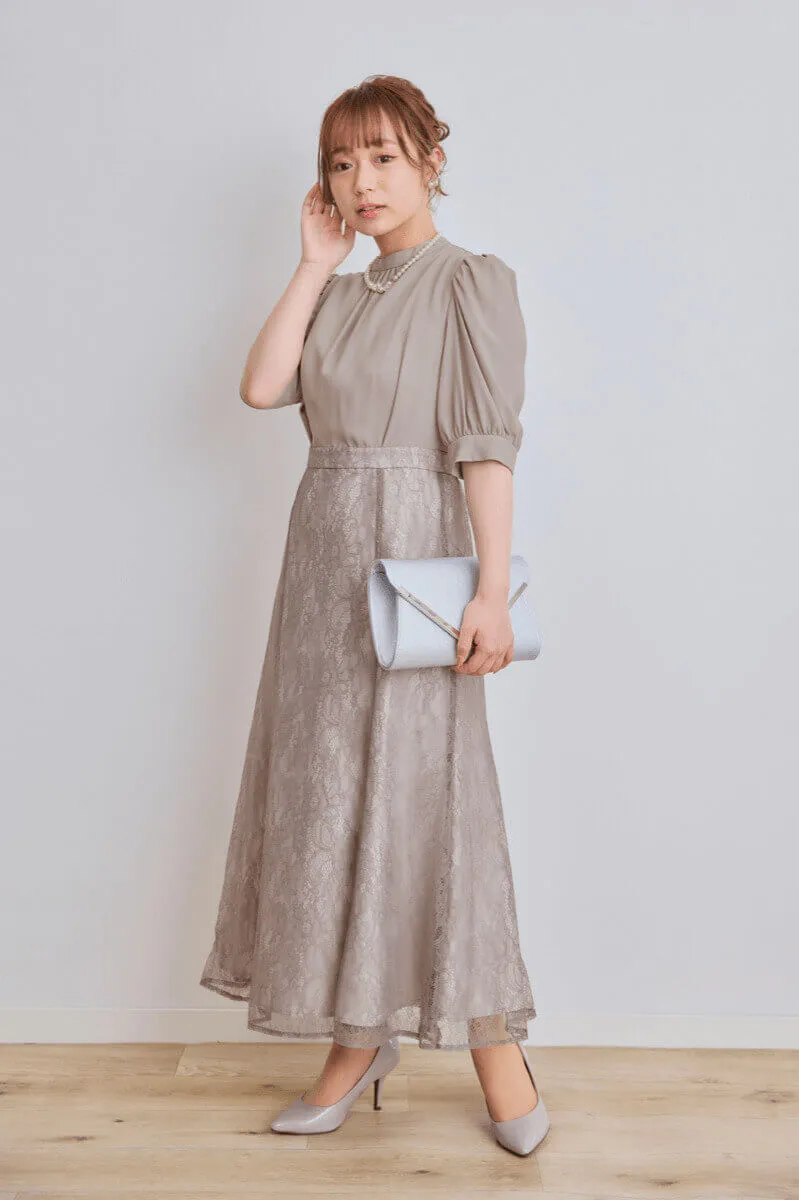 グレージュのプチハイネックマーメイドドレス