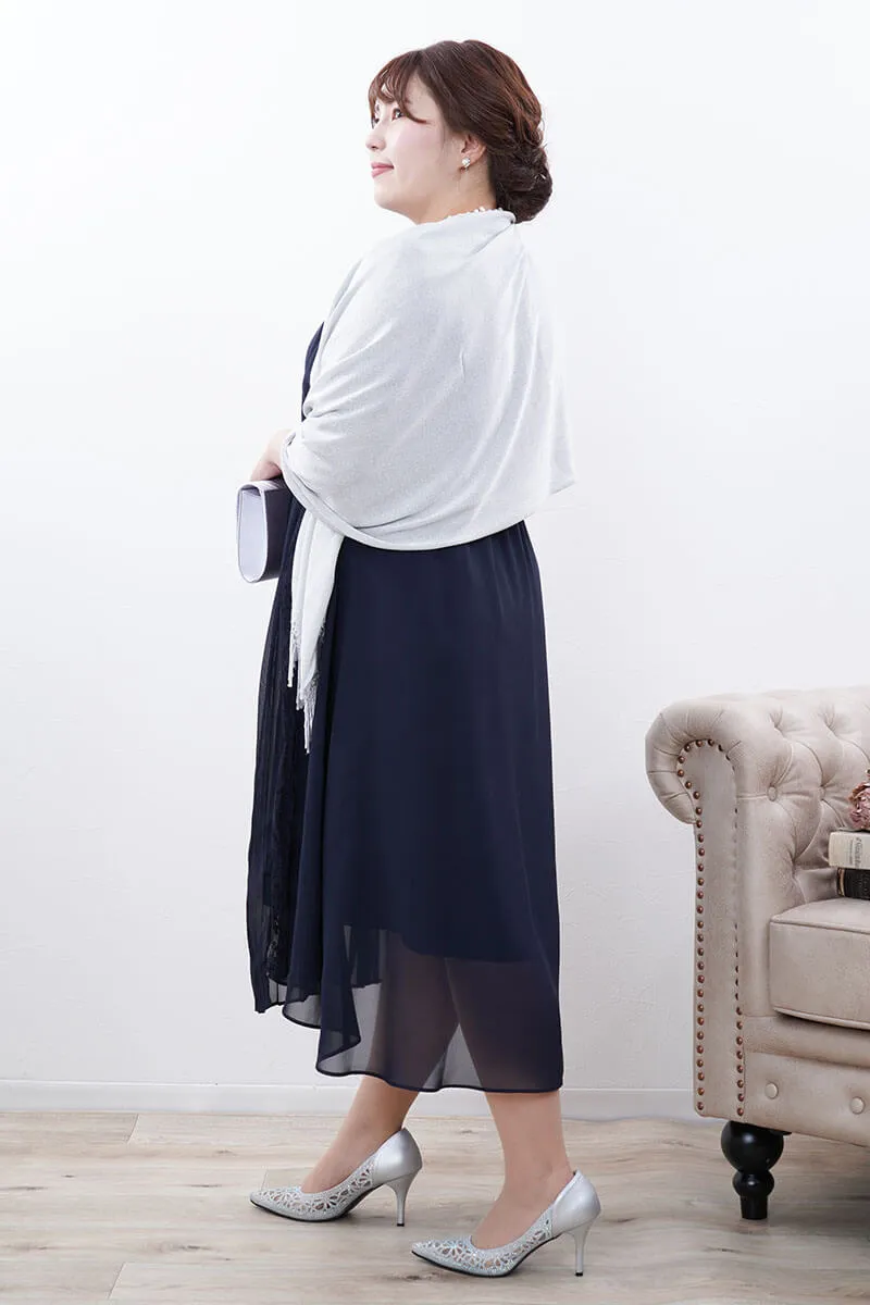 ネイビーのフィッシュテールシフォンドレス